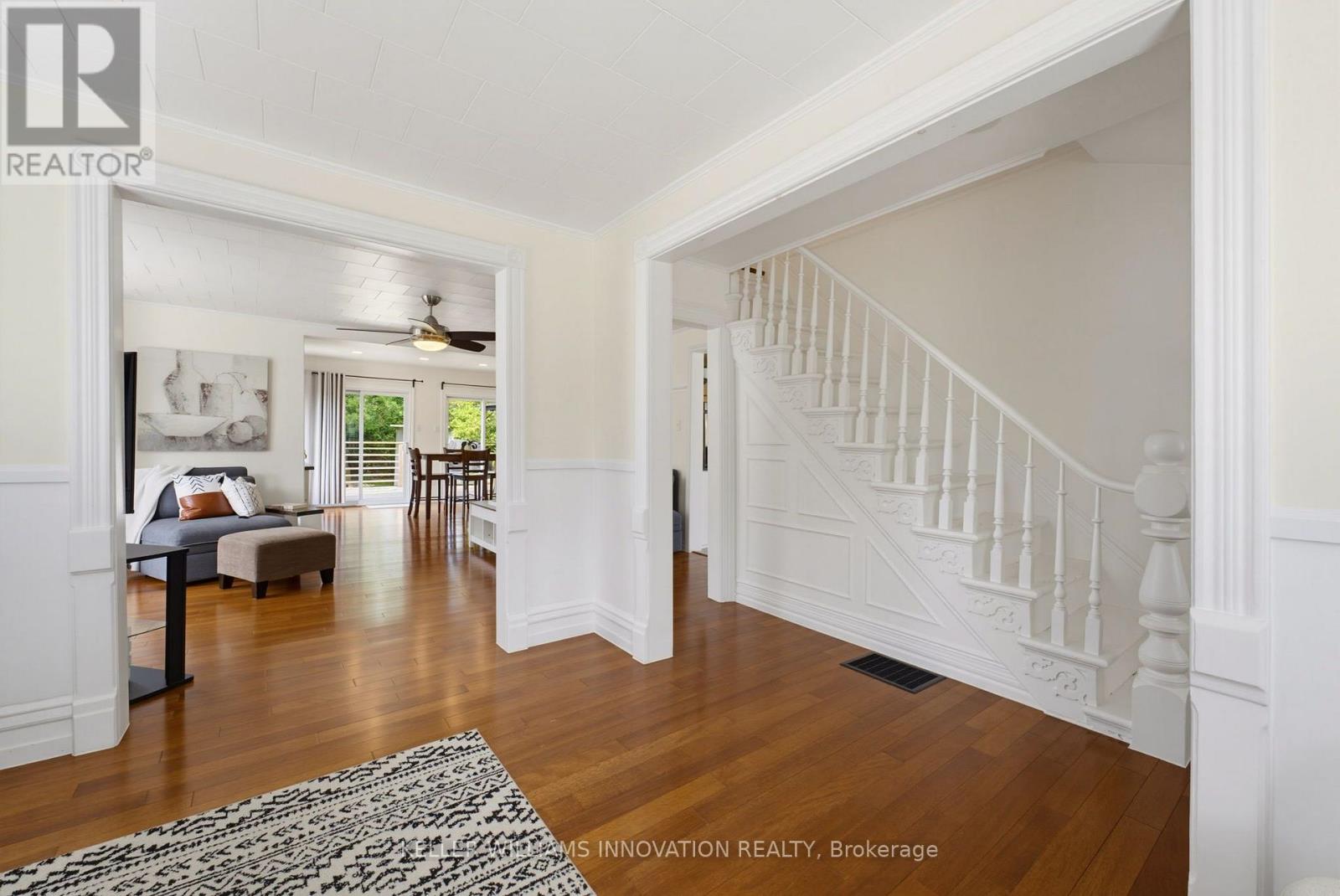 535 ARGYLE AVENUE N - Image 14