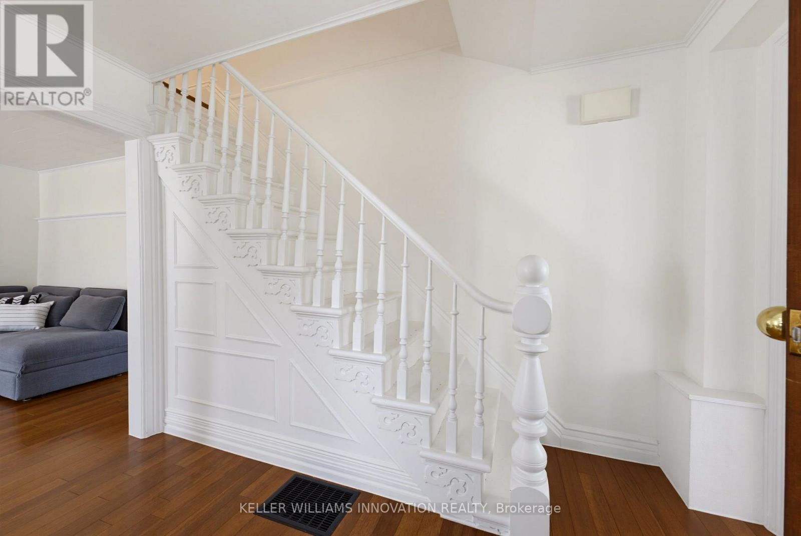 535 ARGYLE AVENUE N - Image 15