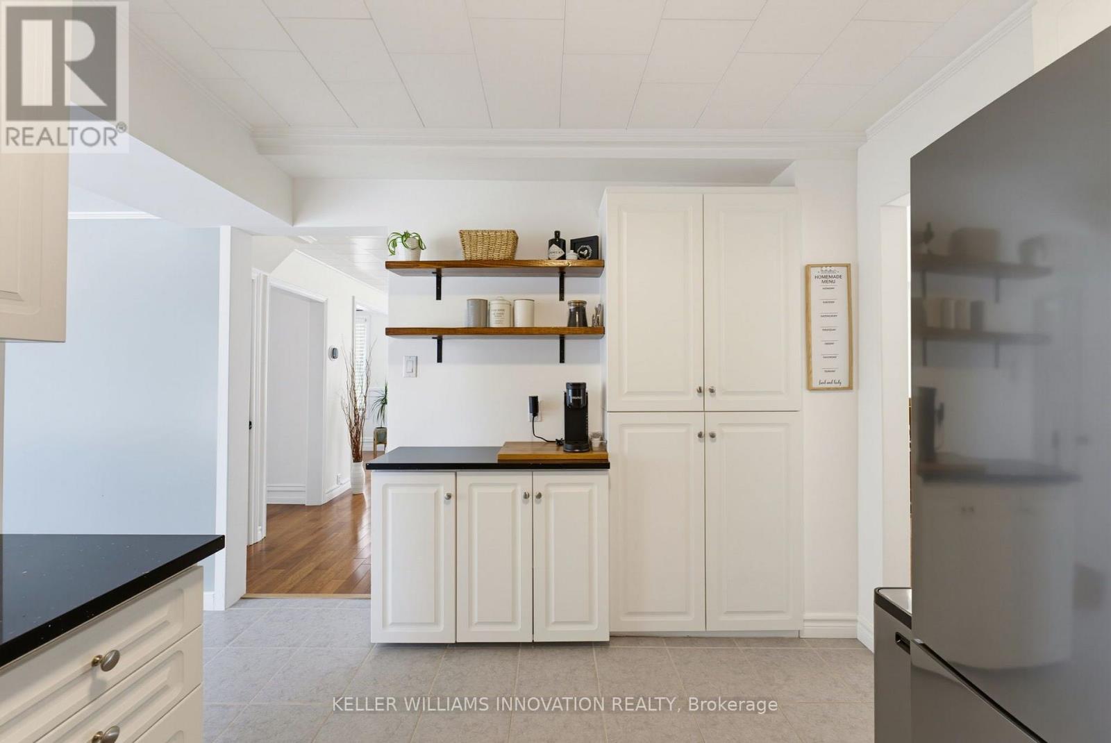 535 ARGYLE AVENUE N - Image 22