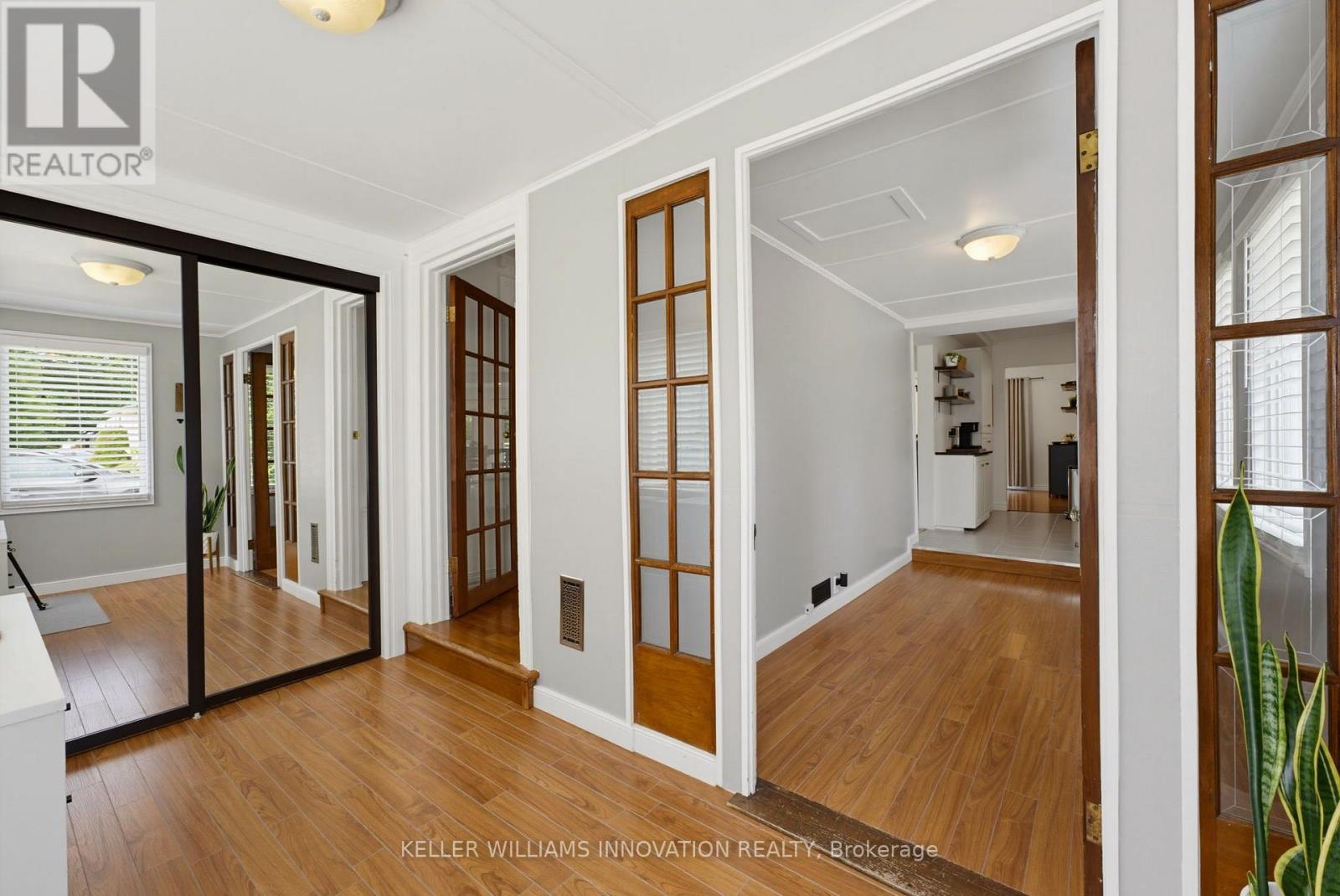 535 ARGYLE AVENUE N - Image 32