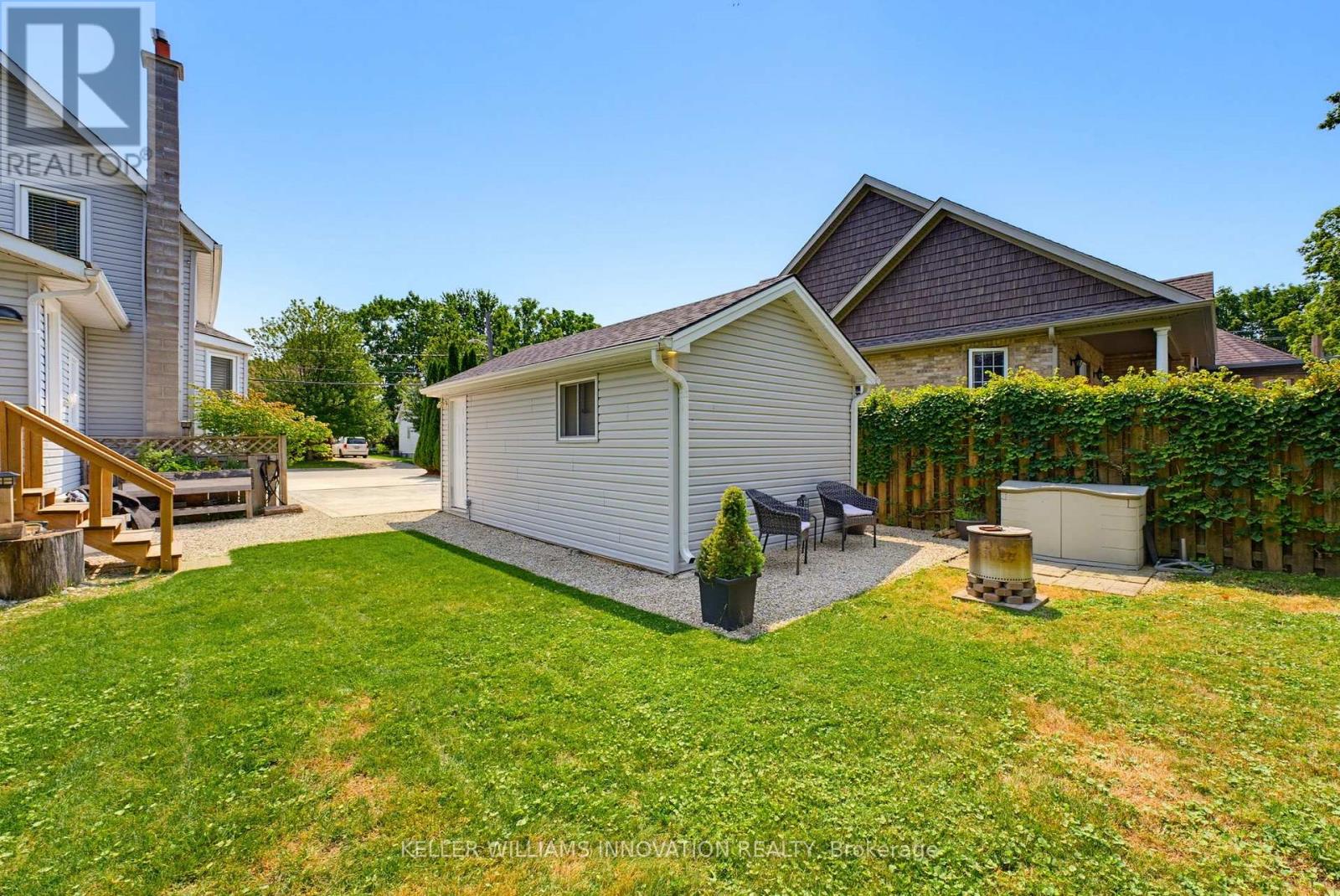 535 ARGYLE AVENUE N - Image 42