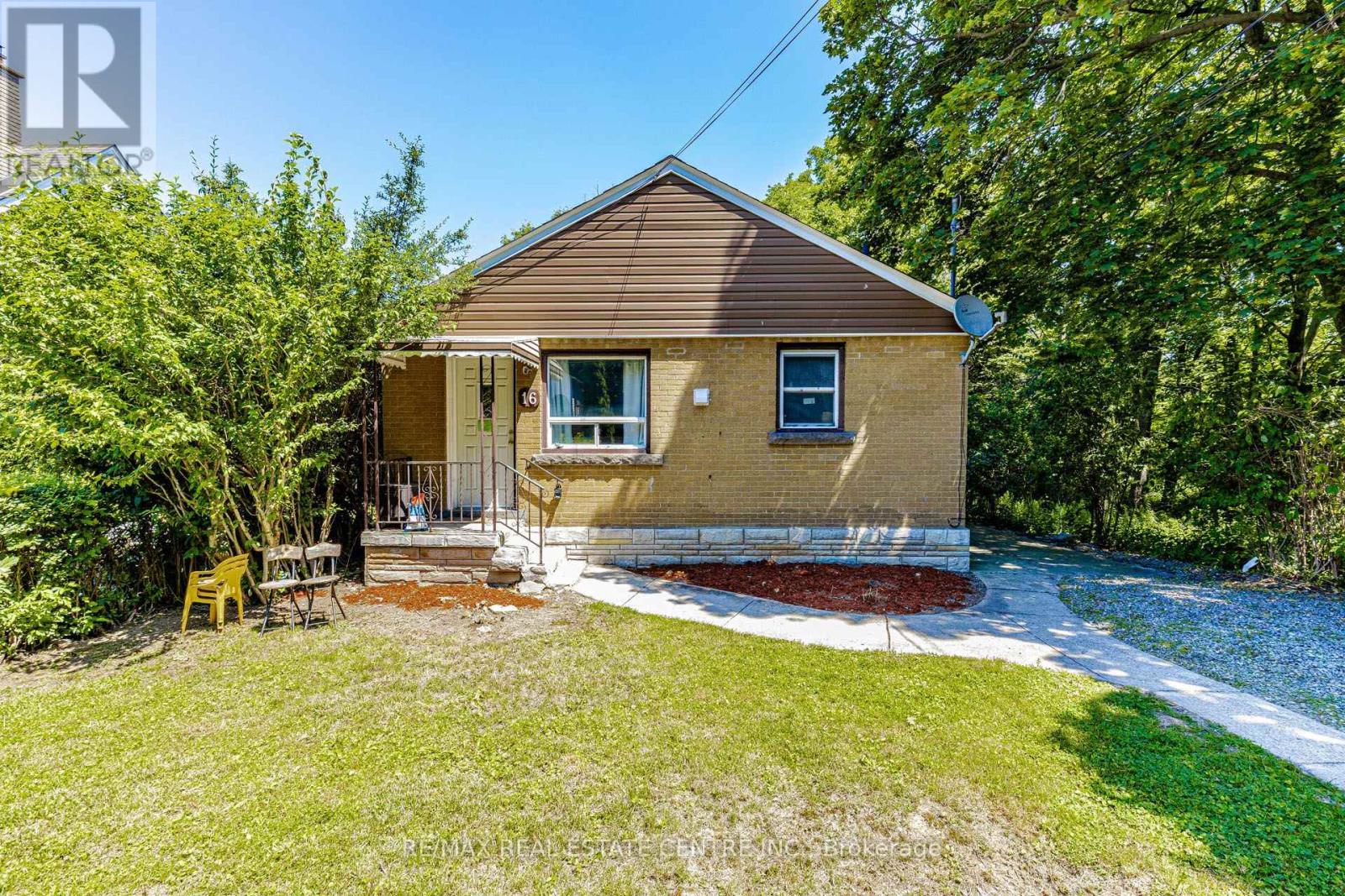16 AINSLIE AVENUE - 2