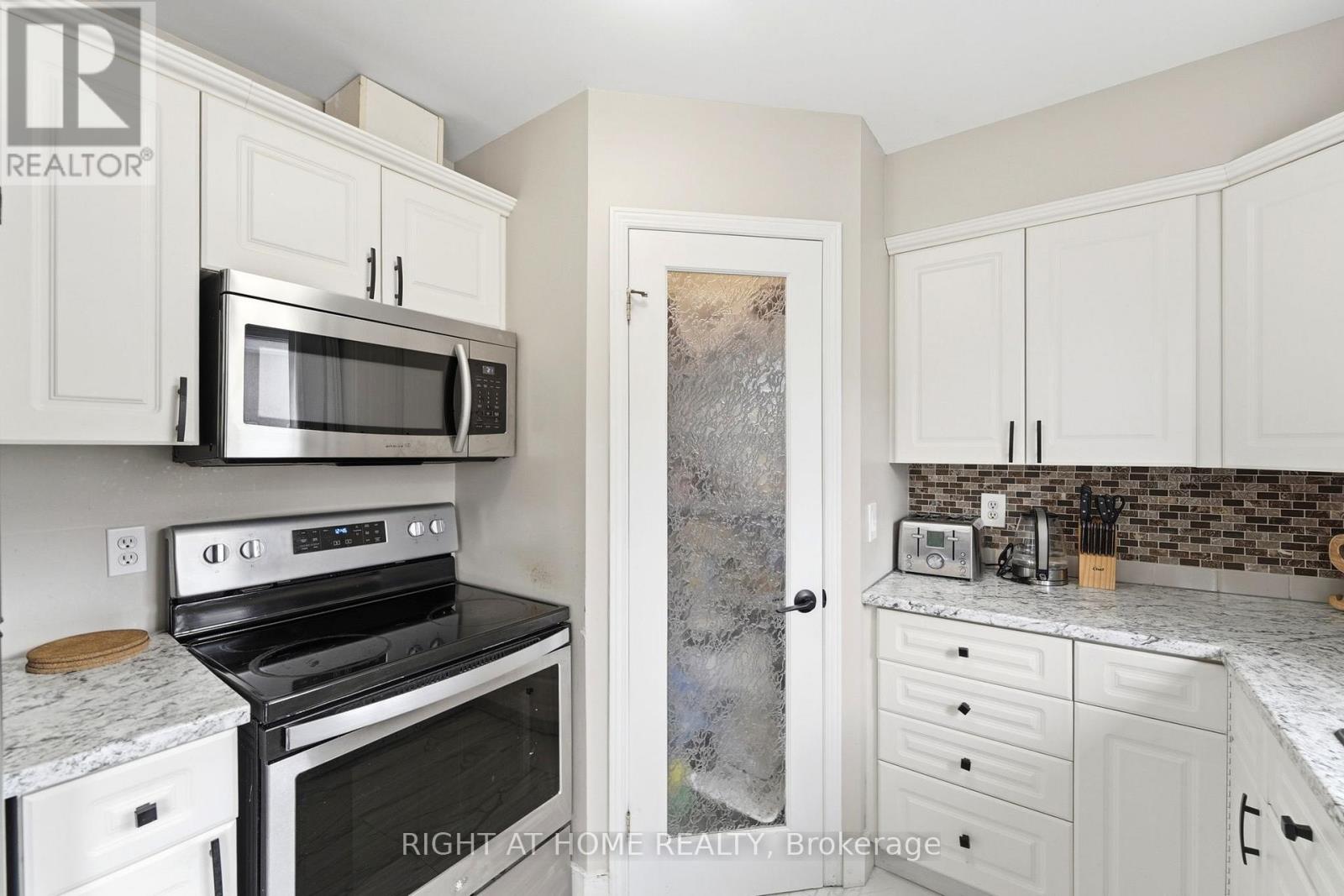 65 WELLINGTON SOUTH - 10