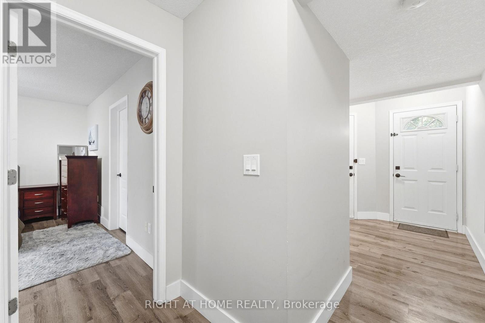 65 WELLINGTON SOUTH - Image 30