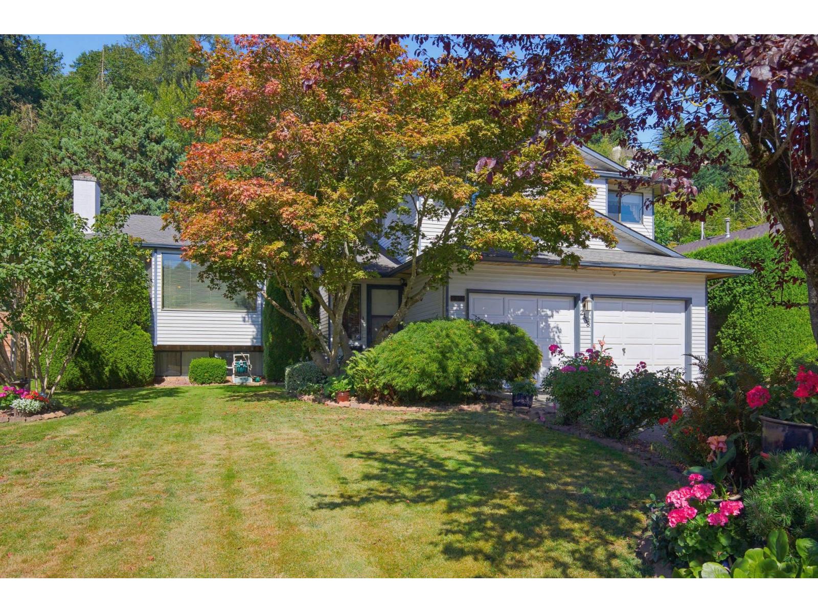 2358 CAMERON CRESCENT
