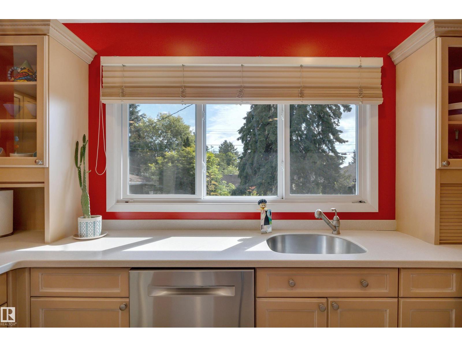 5331 105 ST NW - 14