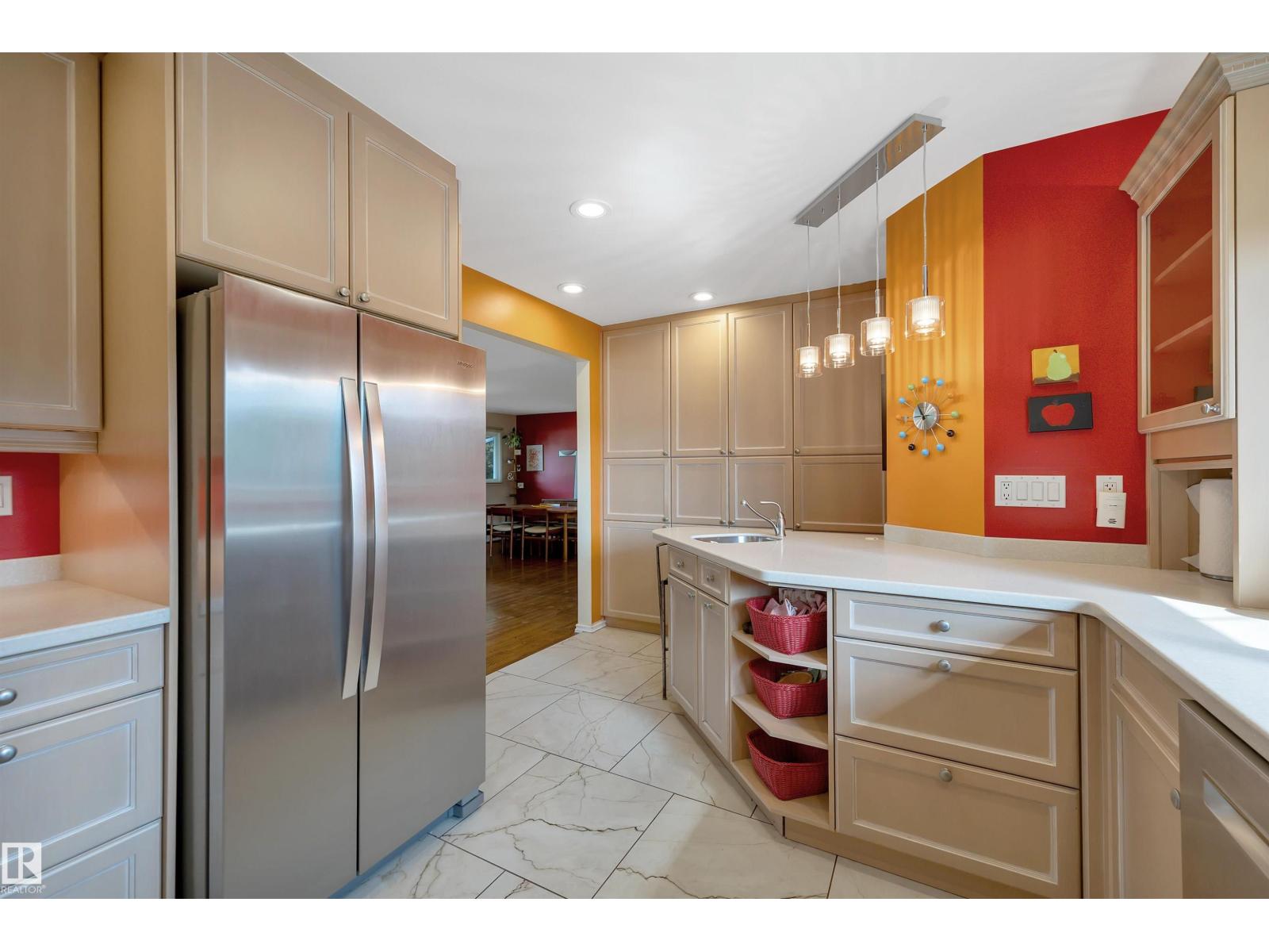 5331 105 ST NW - 17