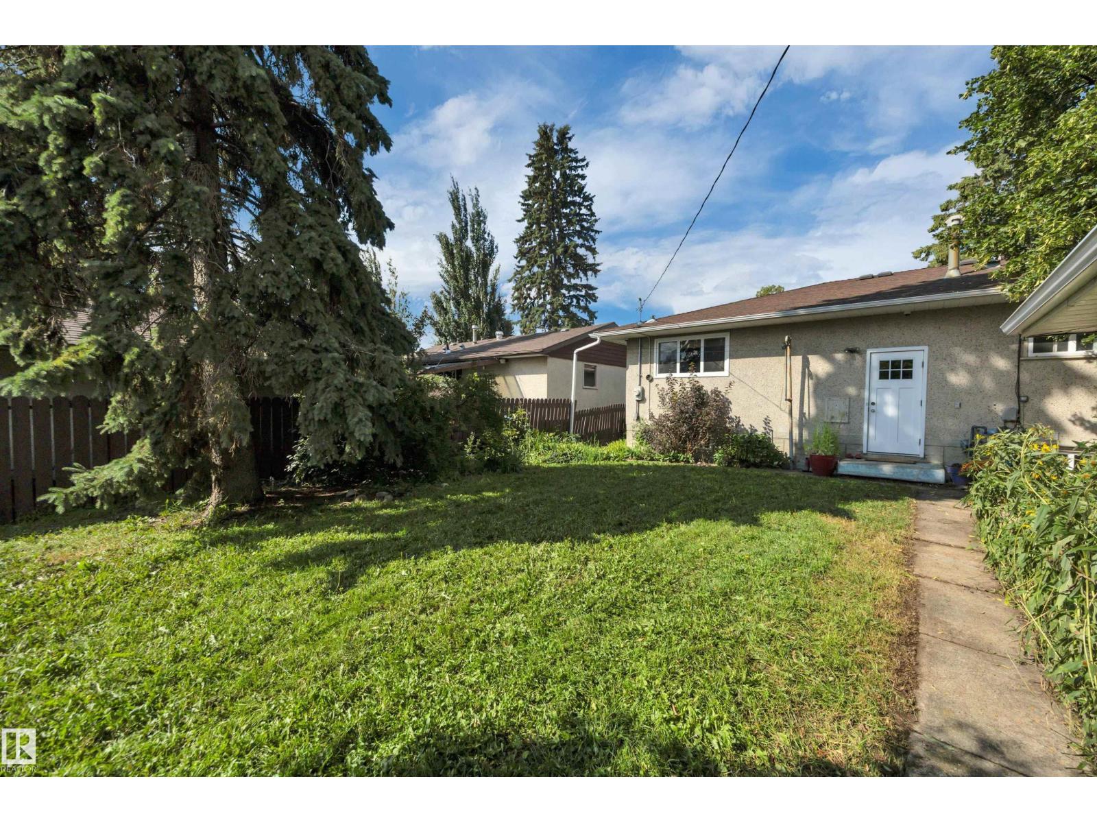 5331 105 ST NW - 56