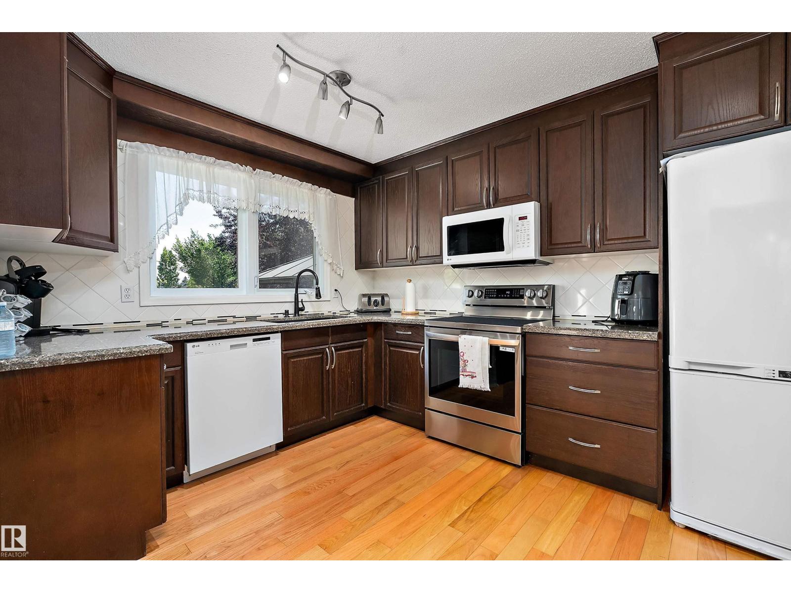 5507 51 Street - Photo 11