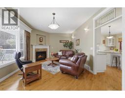 Kitchen - 4203 41 Street Close, Ponoka, AB T4J1V6 Photo 6