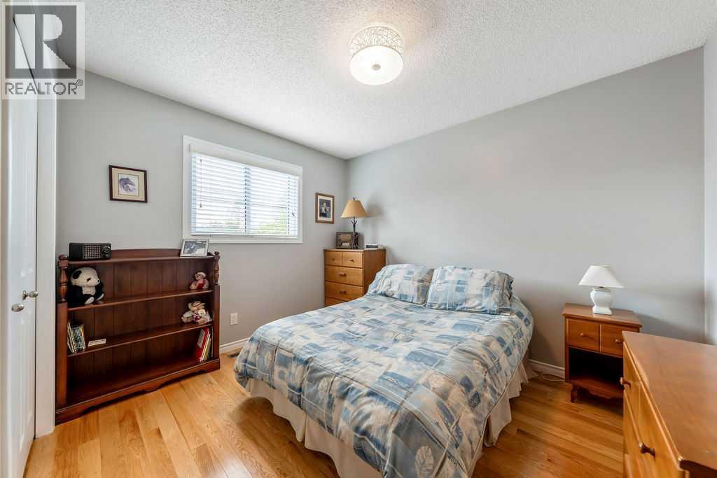 4325 70 Street NW - 20