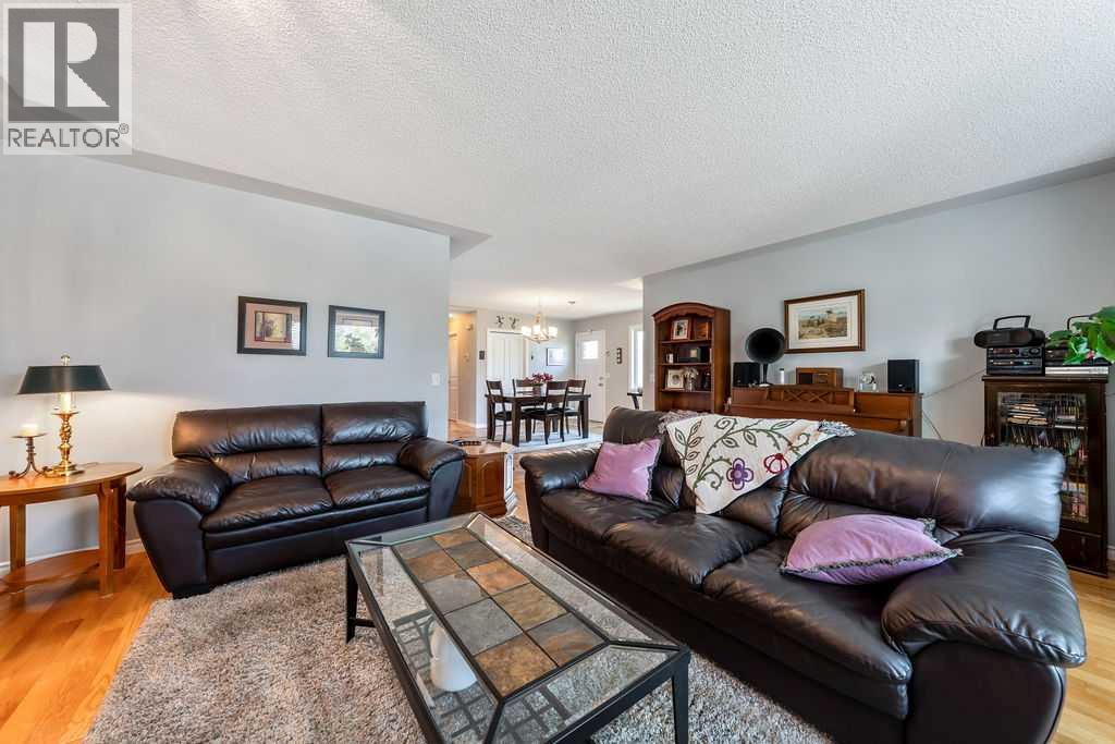 4325 70 Street NW - 17