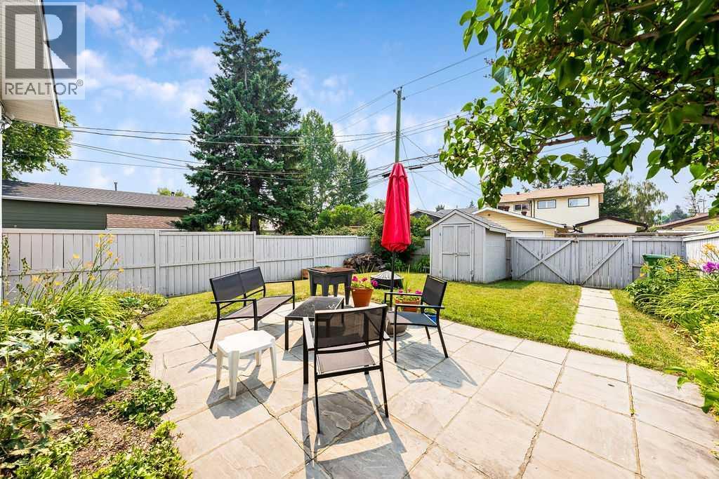 4325 70 Street NW - 25