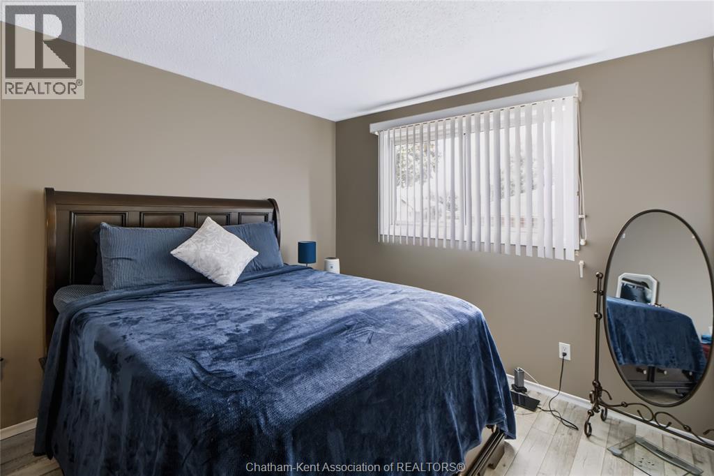 26 EARL DRIVE - 12