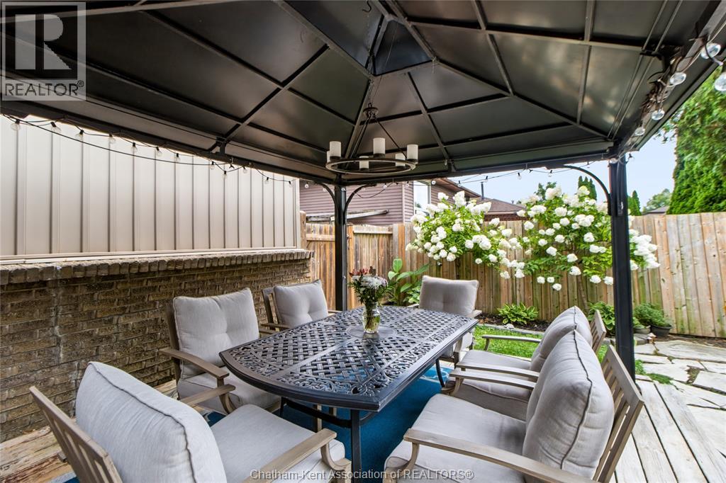 26 EARL DRIVE - 21