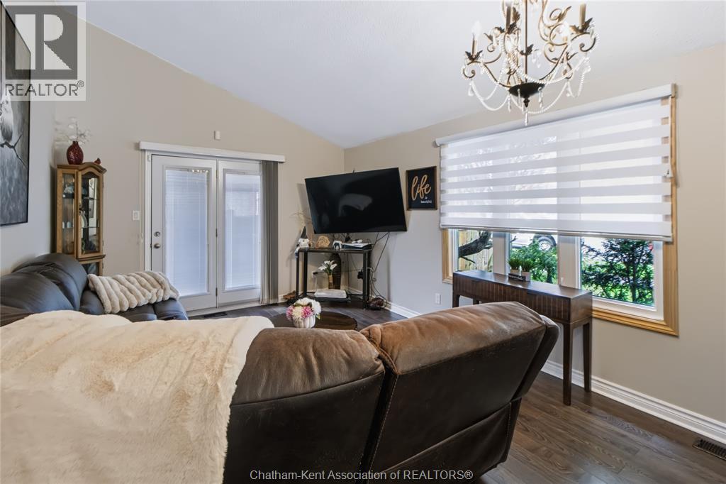 26 EARL DRIVE - 5