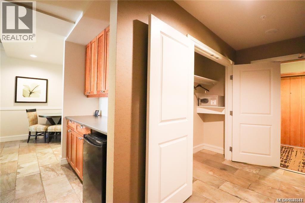#306-308B 1376 Lynburne Pl - 16