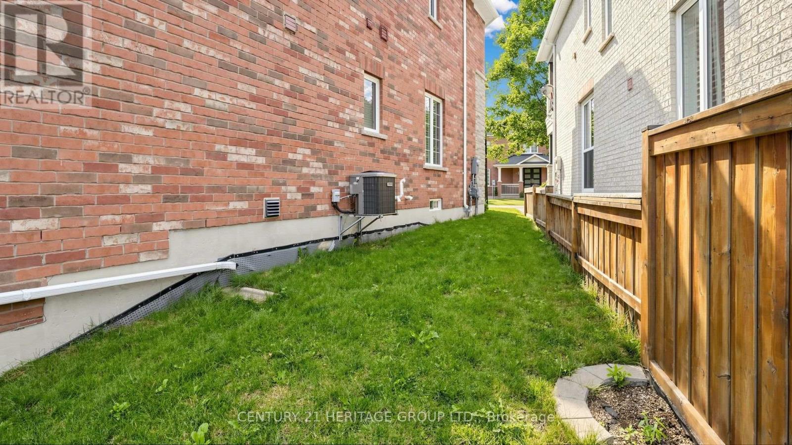 1491 HAWS CRESCENT - 33
