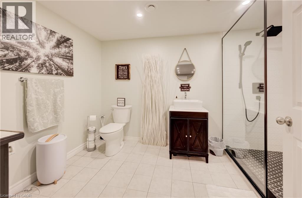 270 TALBOT Street - Image 35