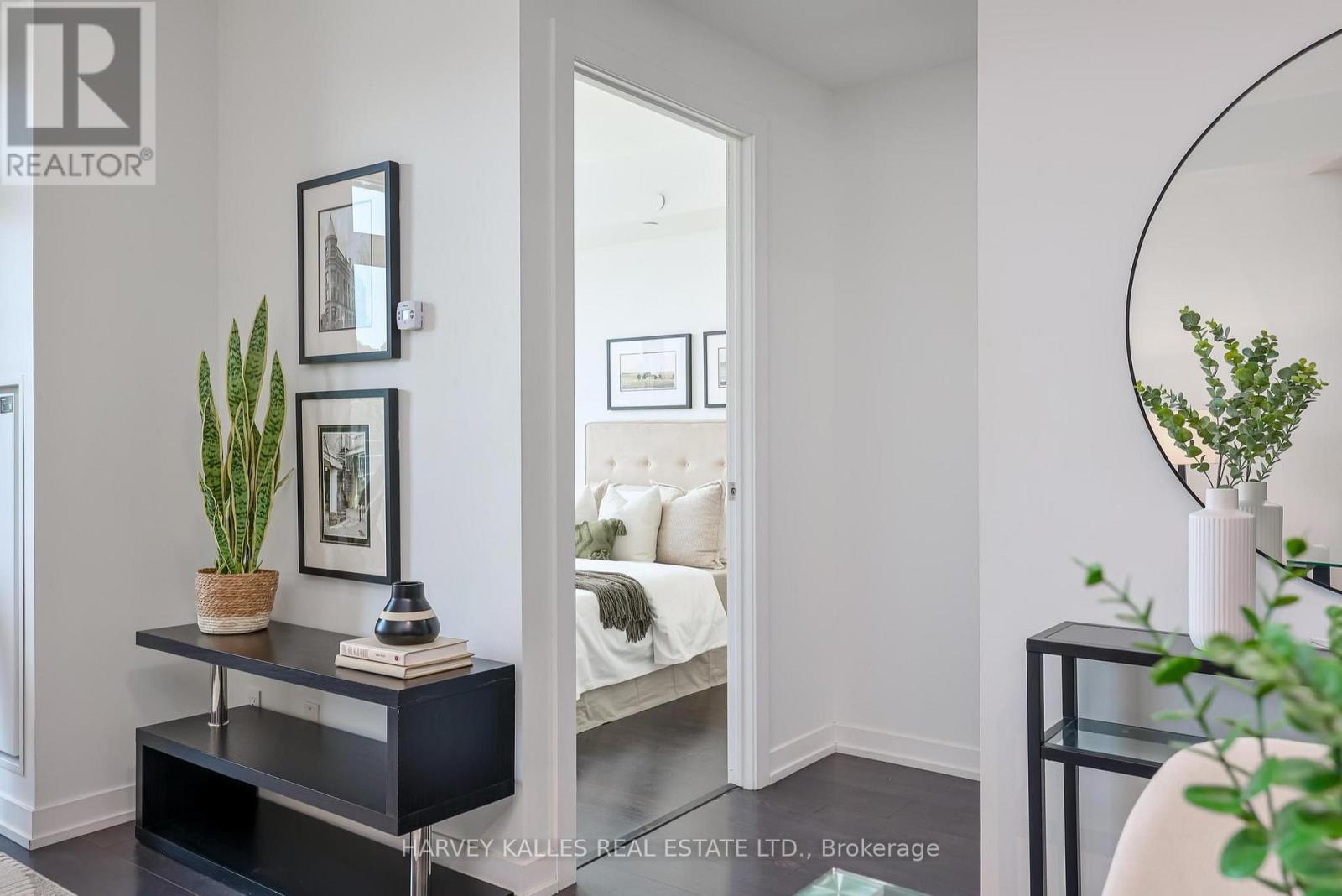 #410 223 ST CLAIR AVENUE W - 18