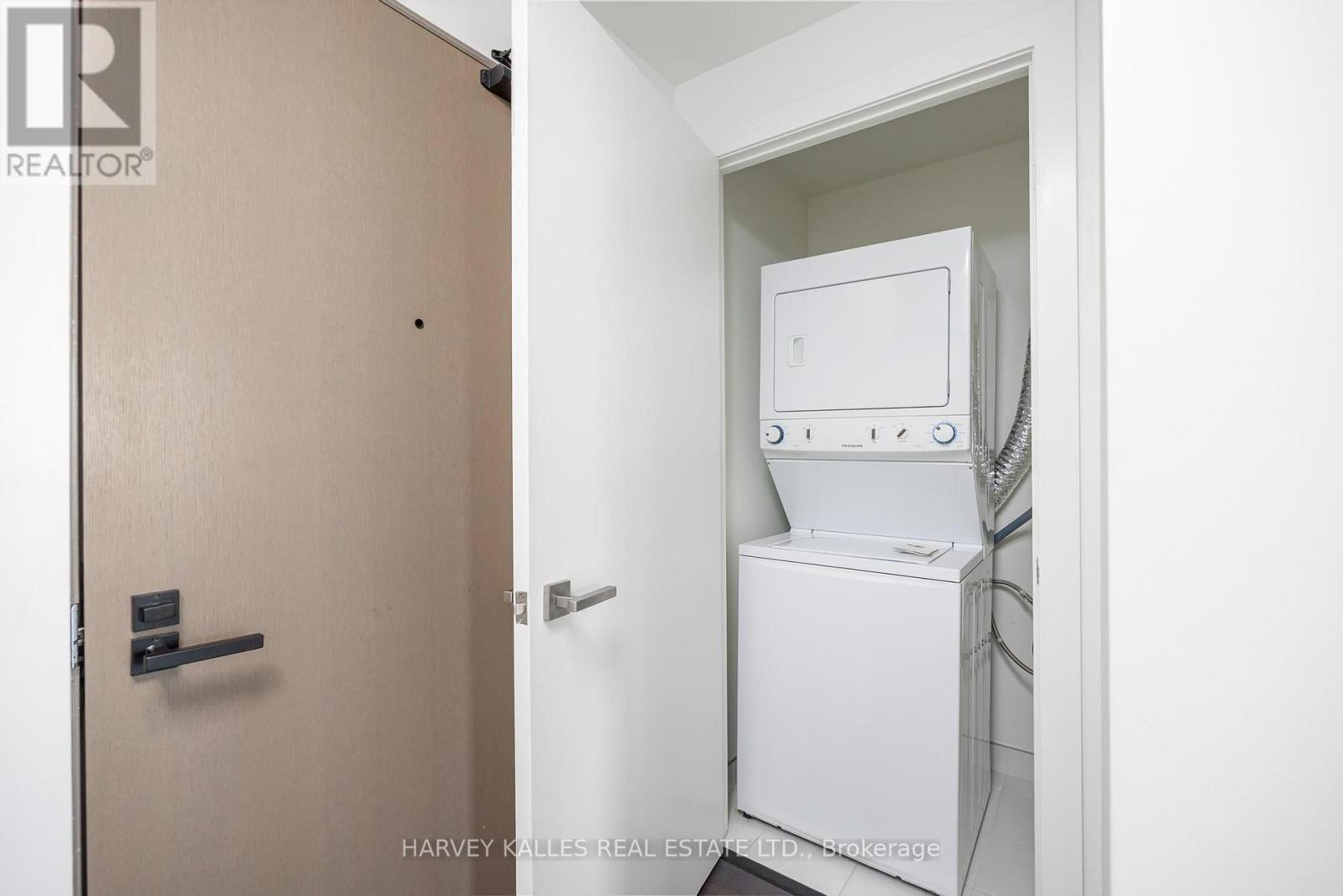 #410 223 ST CLAIR AVENUE W - 26