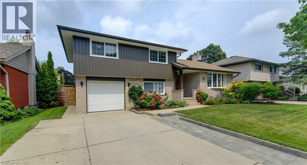 51 CHARLOTTE Crescent — photo 3