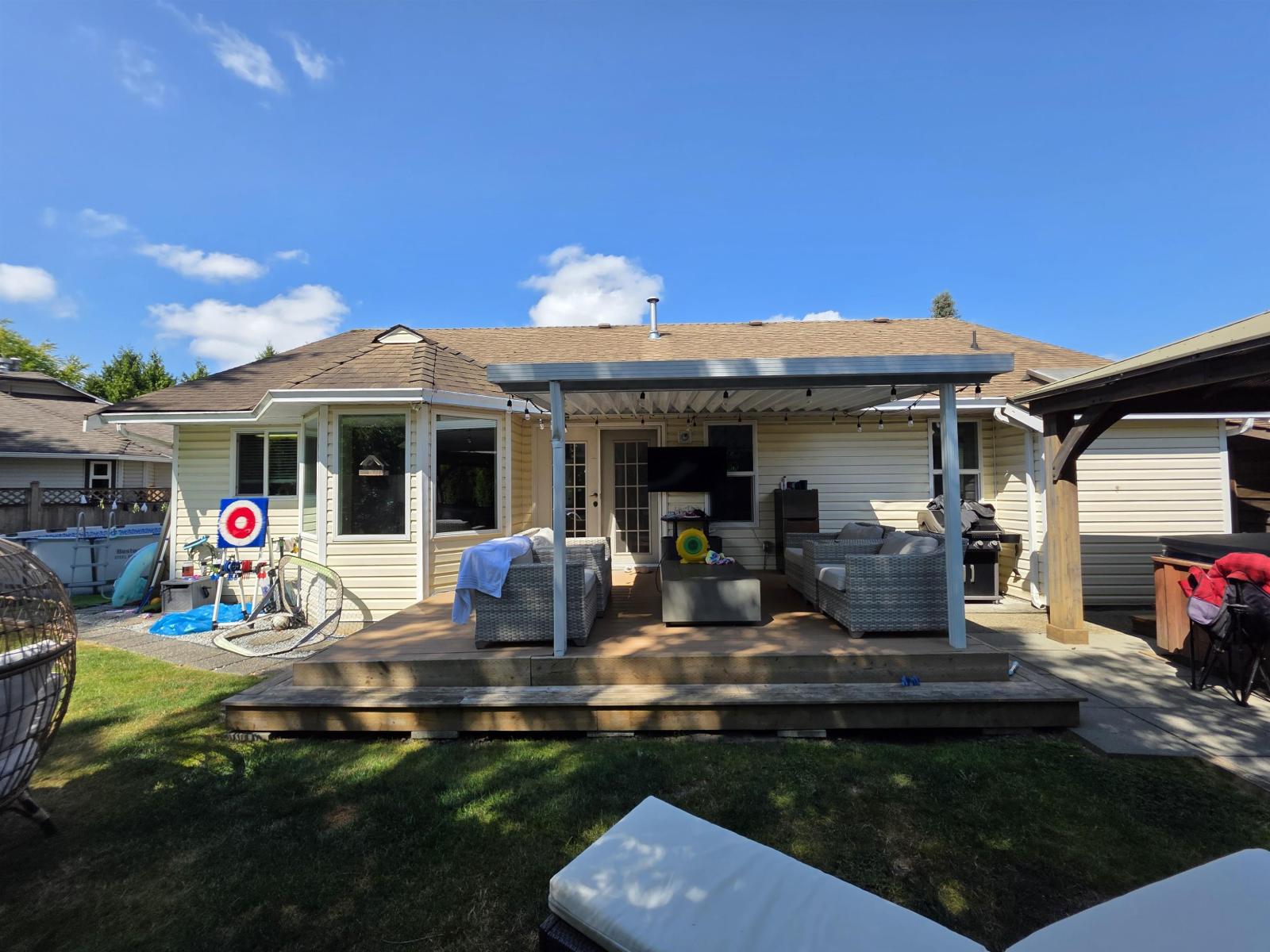 3 Bed, 2 Bath House for Sale in Surrey – 6038 187 STREET, Surrey – MLS# R3154642 - Image 3