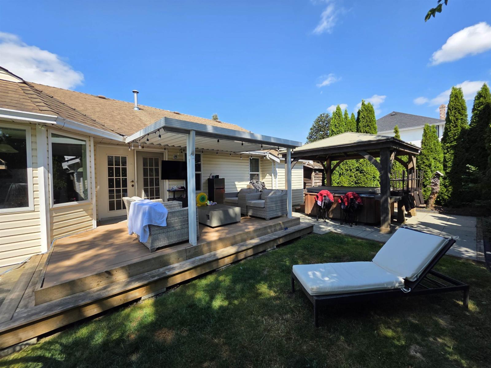 3 Bed, 2 Bath House for Sale in Surrey – 6038 187 STREET, Surrey – MLS# R3154642 - Image 4