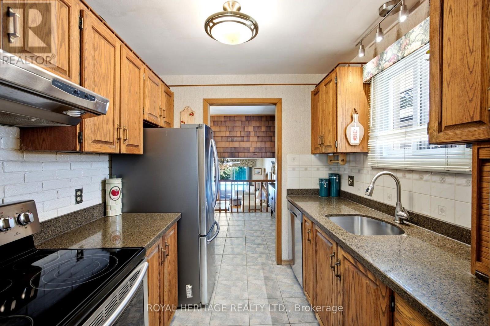 394 AMSTEL COURT - Image 14