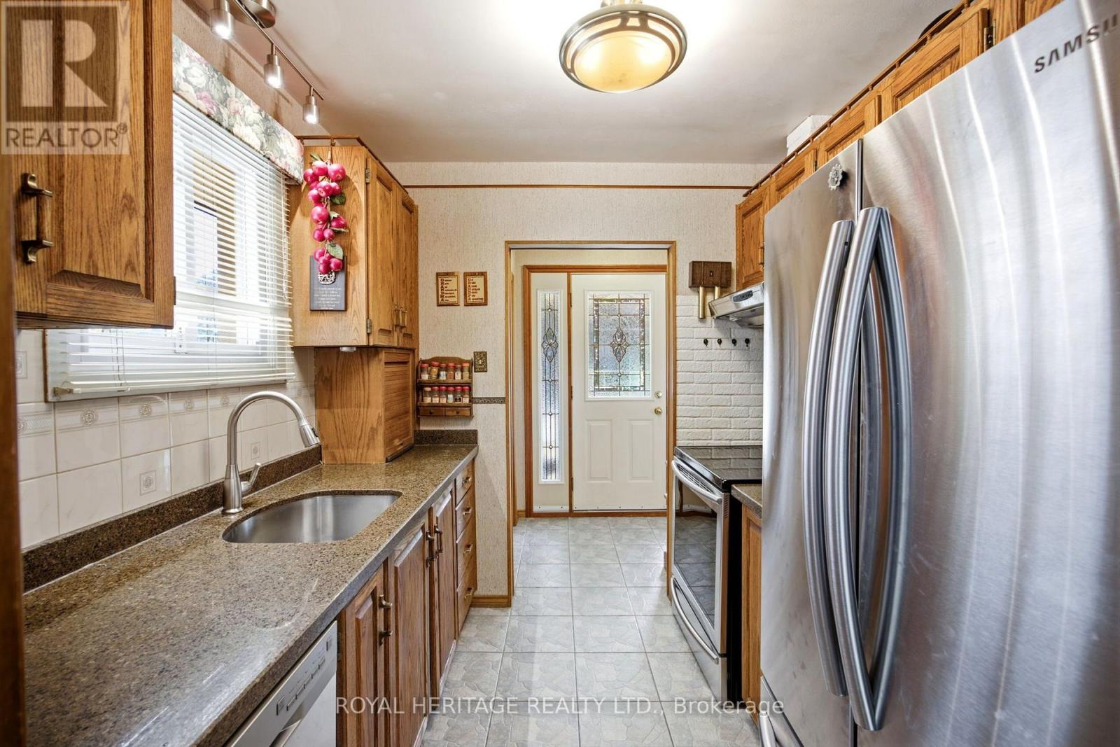 394 AMSTEL COURT - Image 16