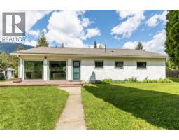 4pc Bathroom - 765 Lewis Road, Harrop, BC V1L6P7 Photo 7