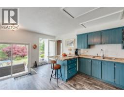 765 Lewis Road, Harrop, BC V1L6P7 Photo 12