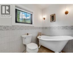 765 Lewis Road, Harrop, BC V1L6P7 Photo 28
