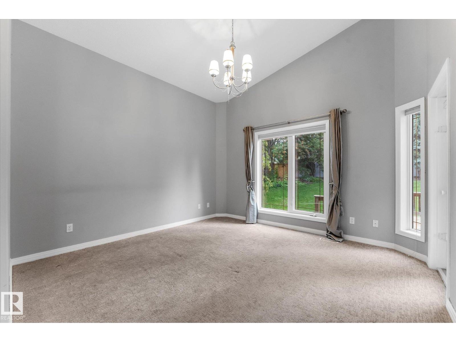 8 OSBORNE CL - 30