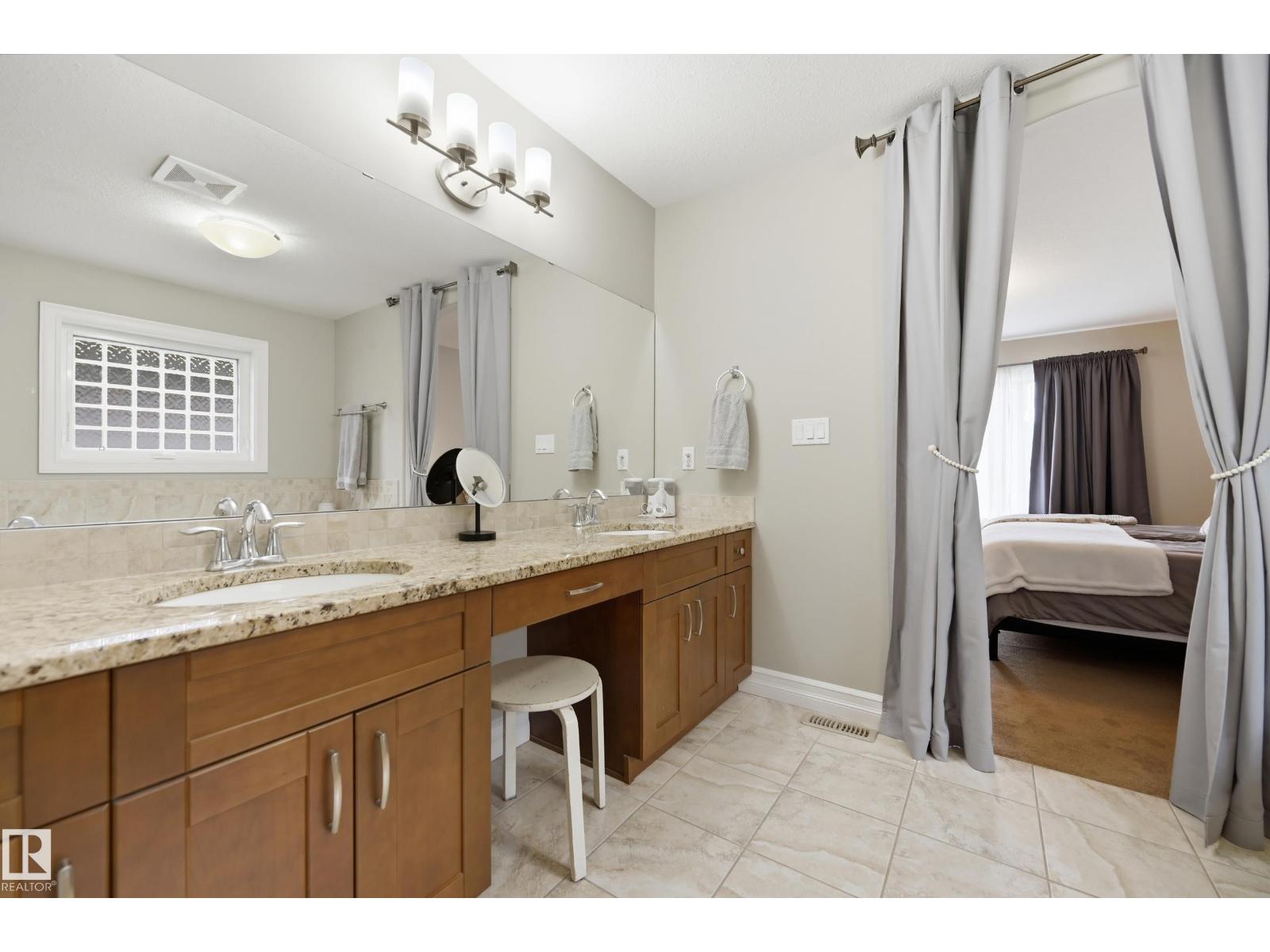 2416 WARRY Place SW - Photo 27