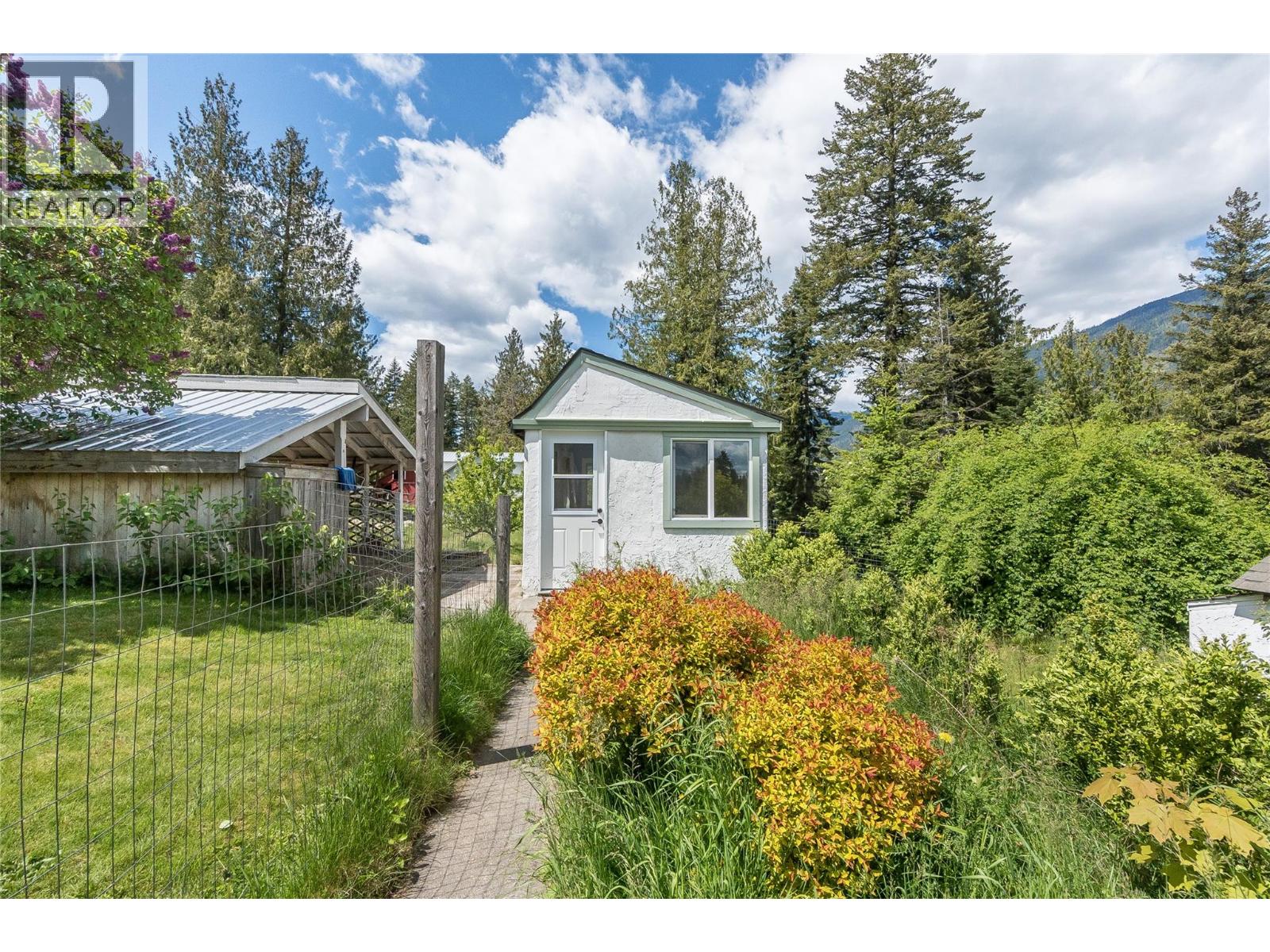 765 LEWIS Road, Harrop