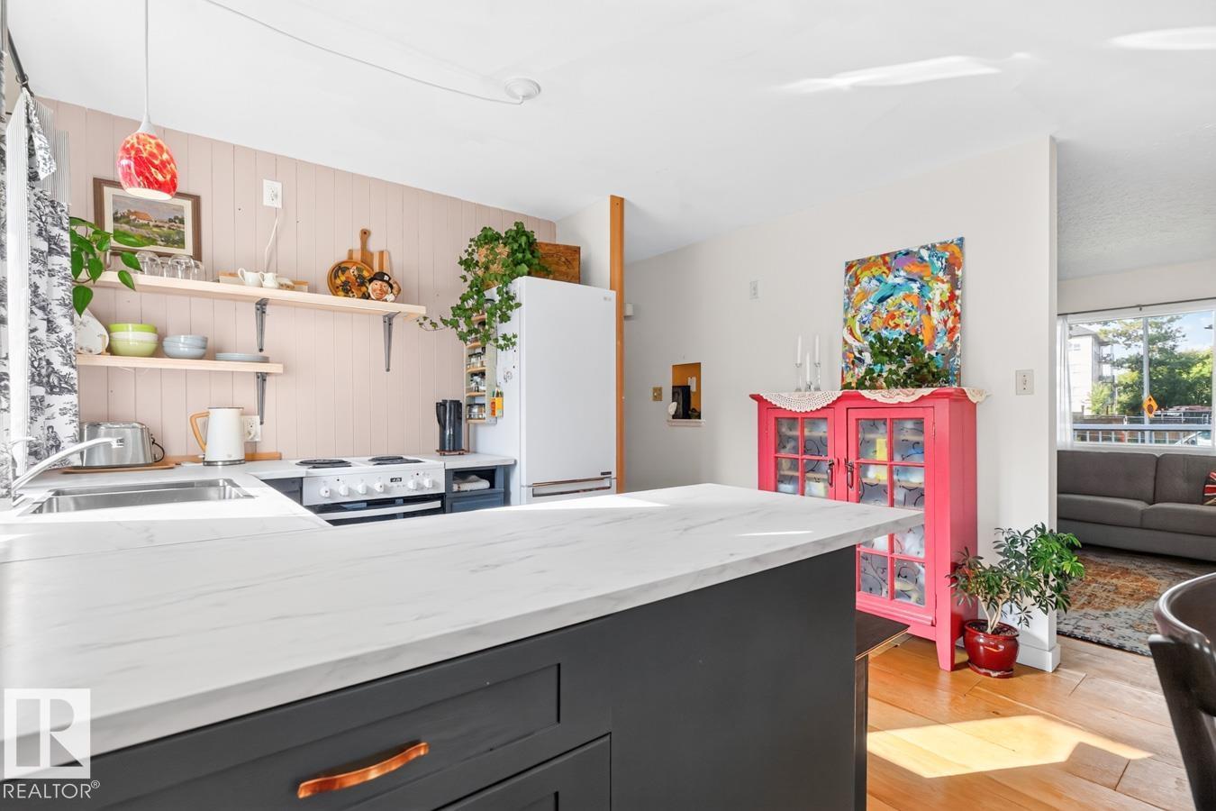 9603 79 ST NW - Image 11