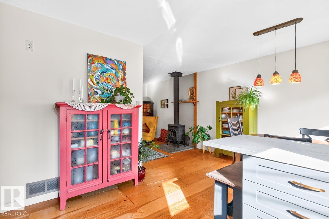 9603 79 ST NW - 12