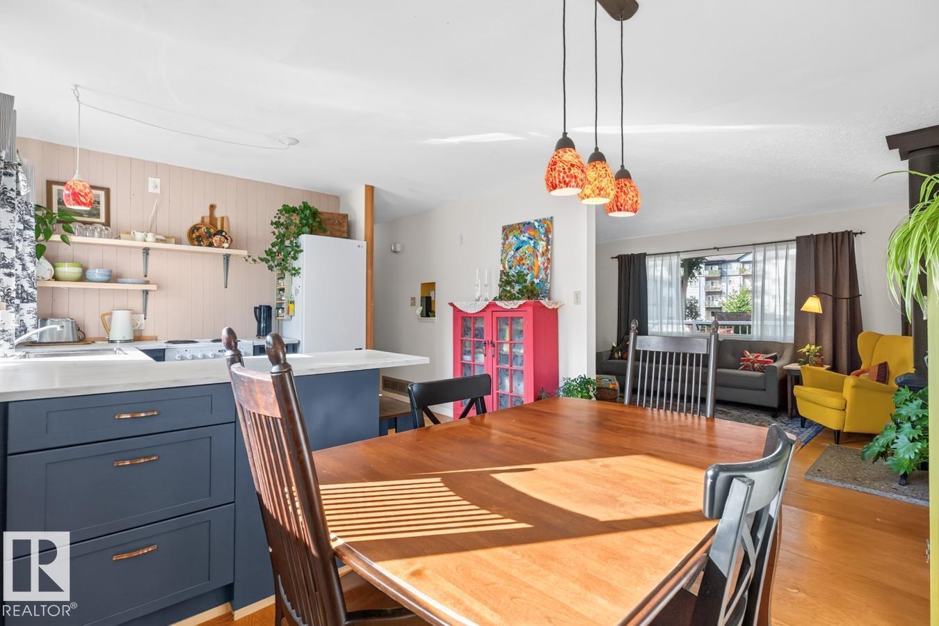 9603 79 ST NW - 15