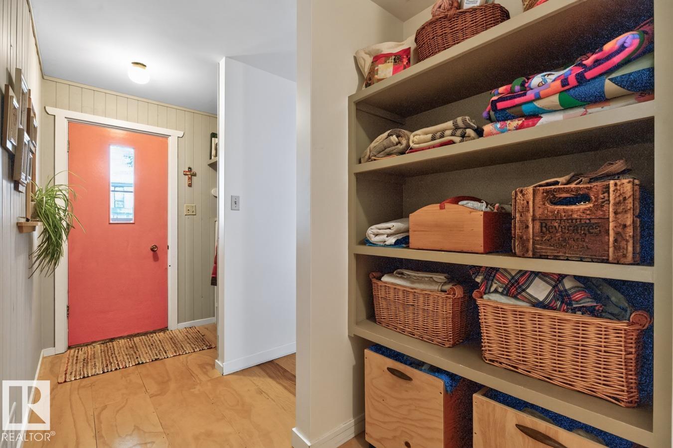 9603 79 ST NW - 16