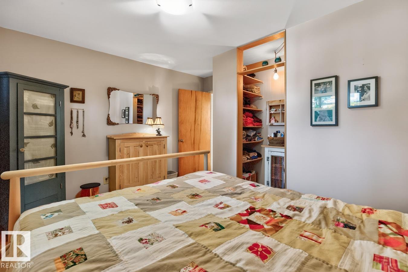 9603 79 ST NW - 18