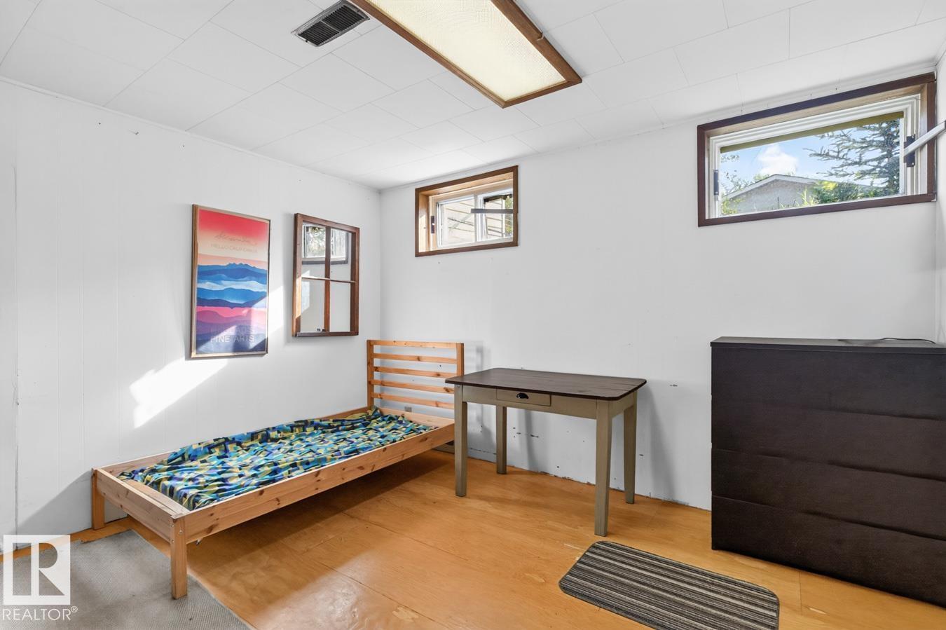 9603 79 ST NW - 27