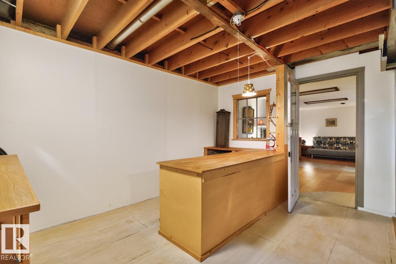 9603 79 ST NW - 28