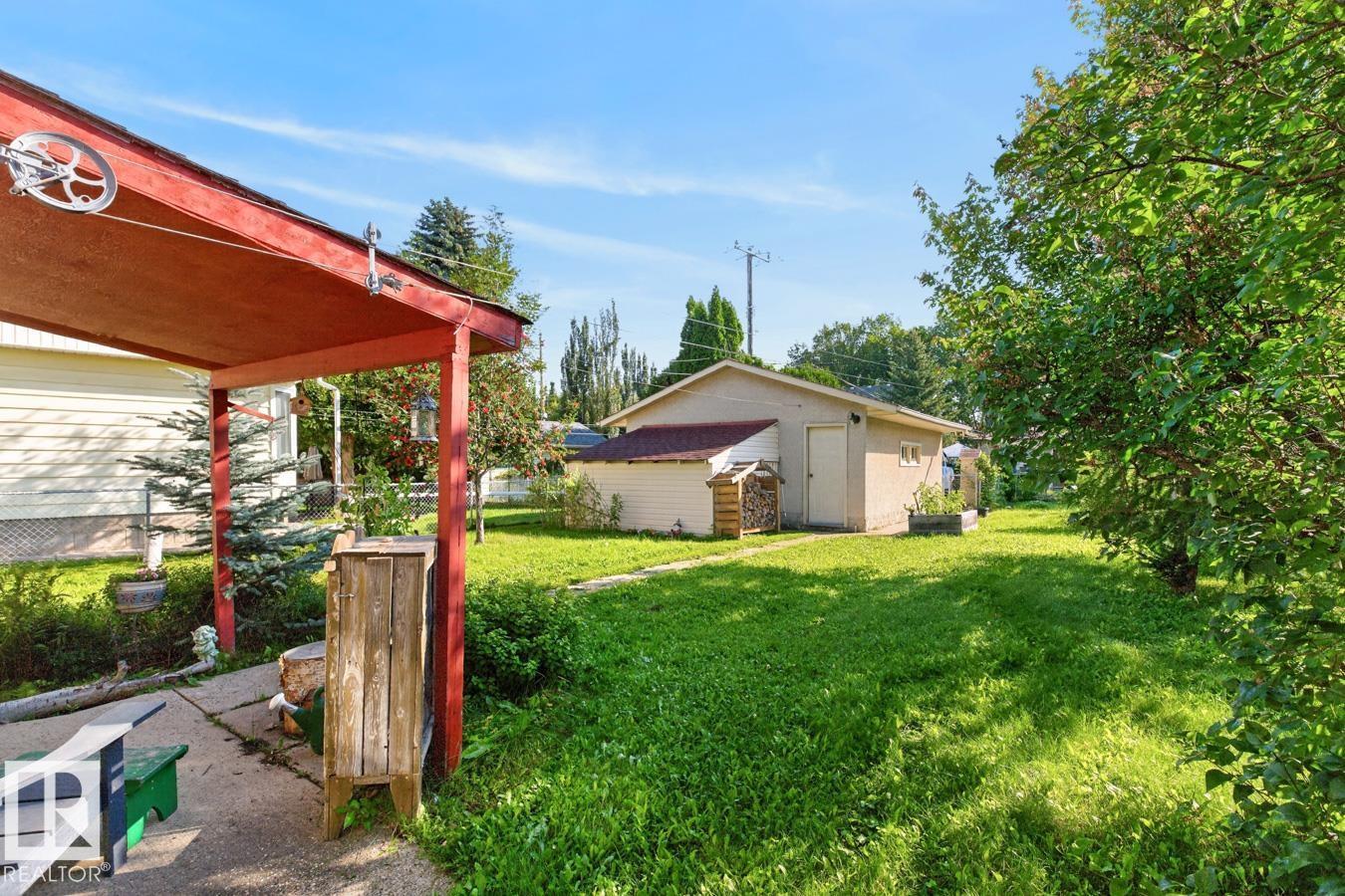 9603 79 ST NW - 33