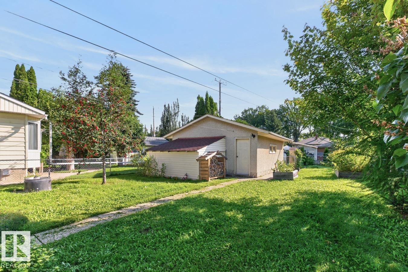 9603 79 ST NW - 34