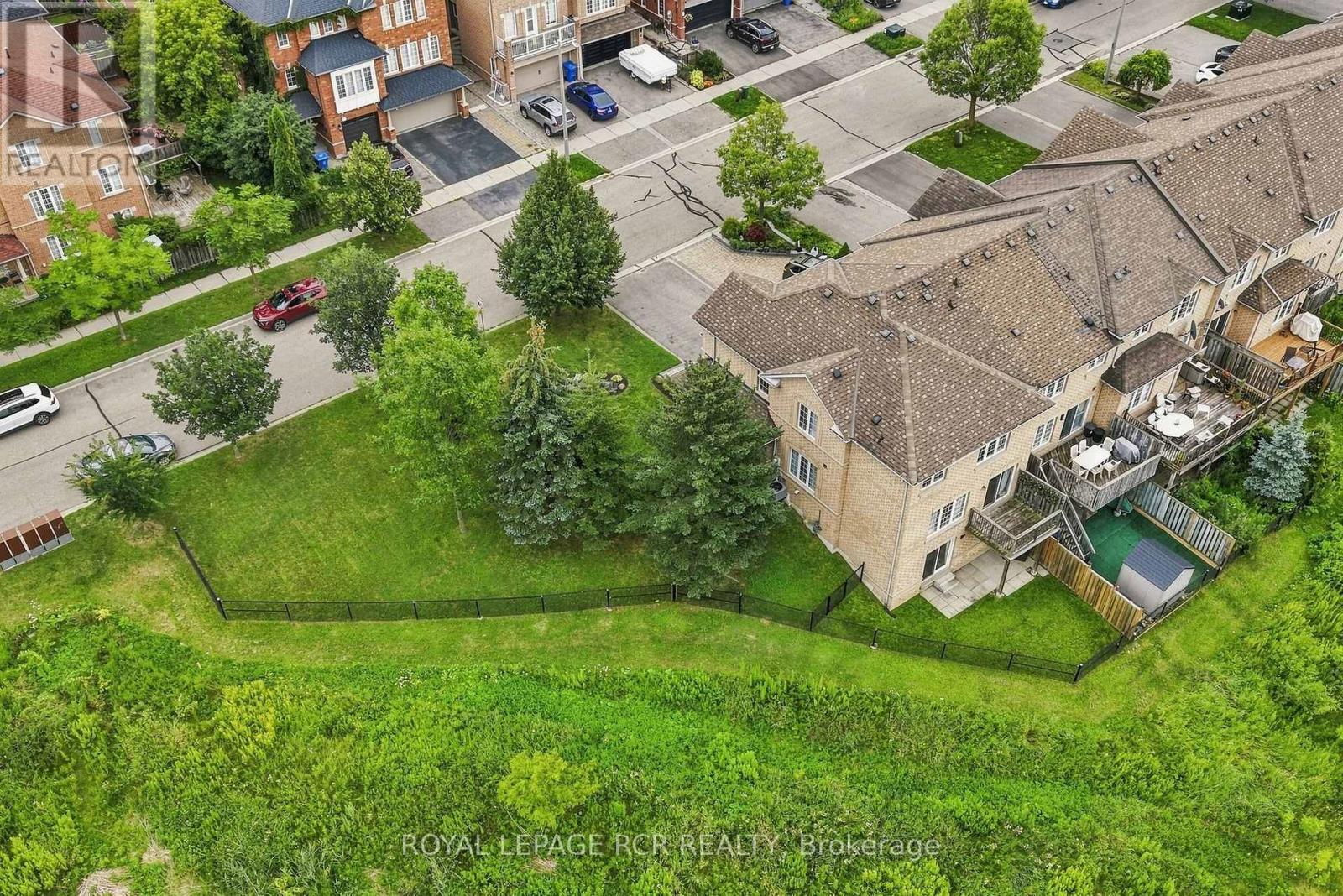 70 MILLCLIFF CIRCLE - Image 36