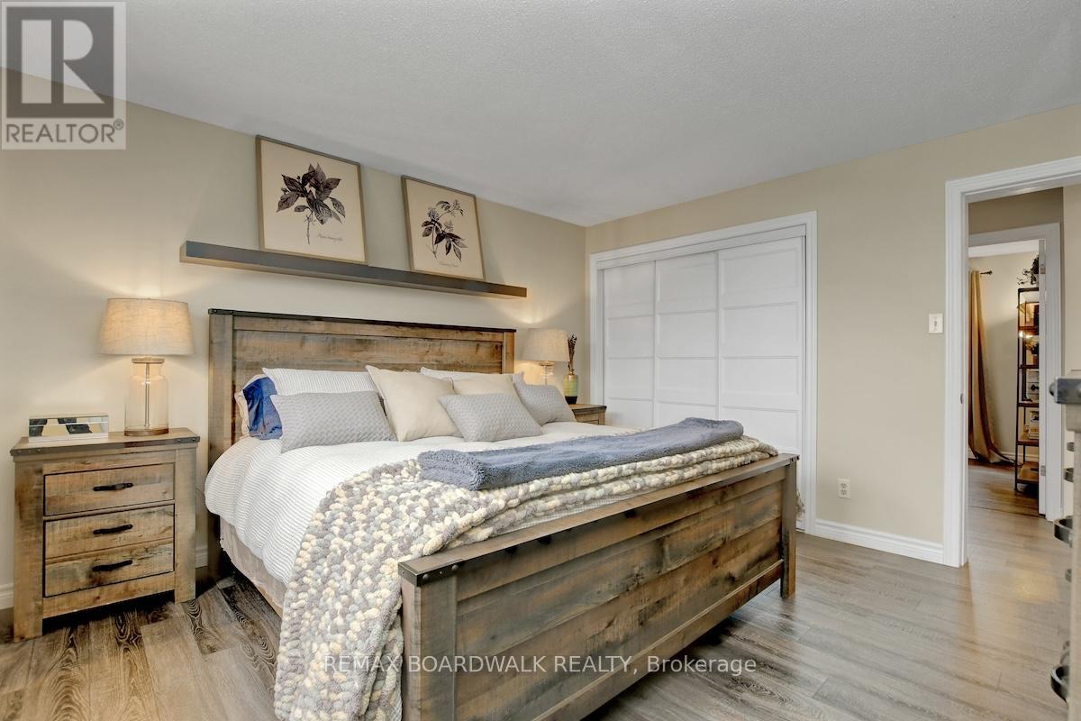 1505 7TH LINE - Image 22