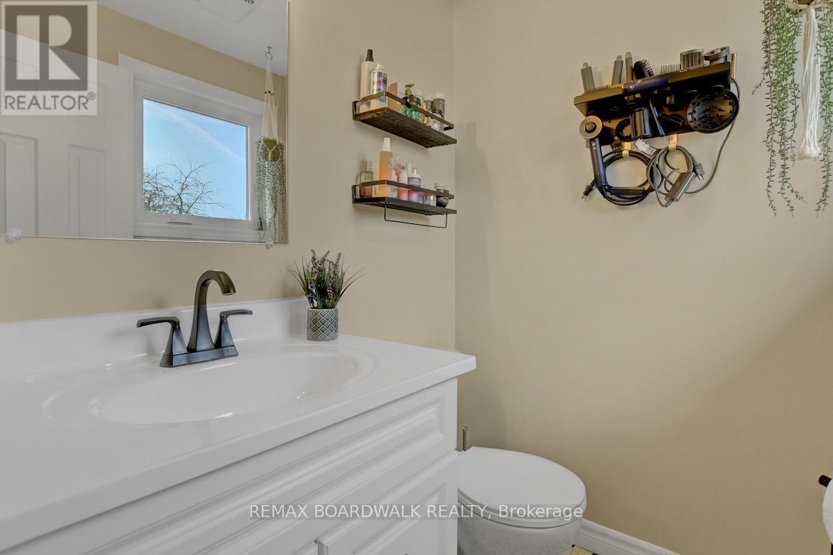 1505 7TH LINE - Image 24