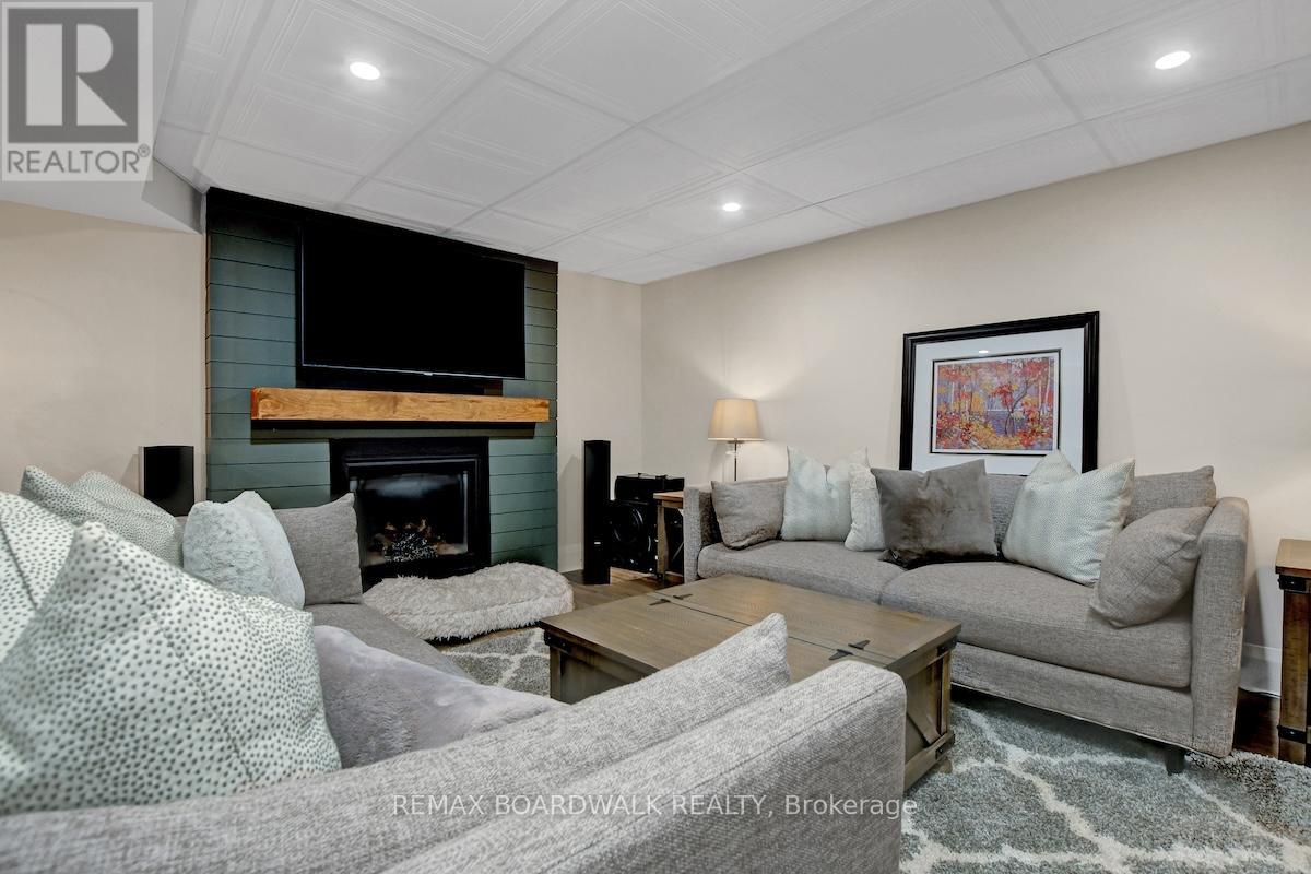 1505 7TH LINE - Image 31