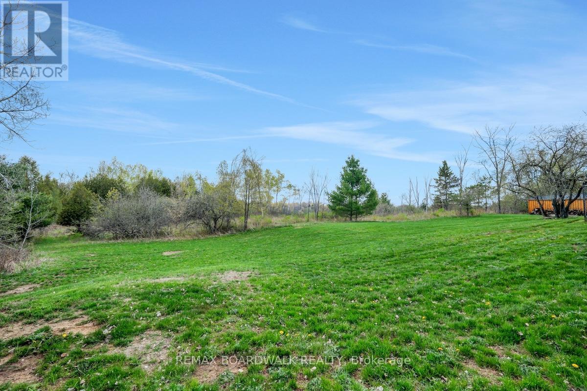 1505 7TH LINE - Image 39